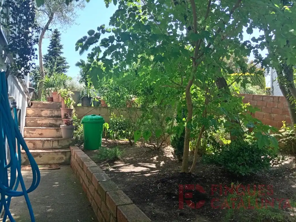 Jardí de Casa o xalet en venda en Vilobí d'Onyar