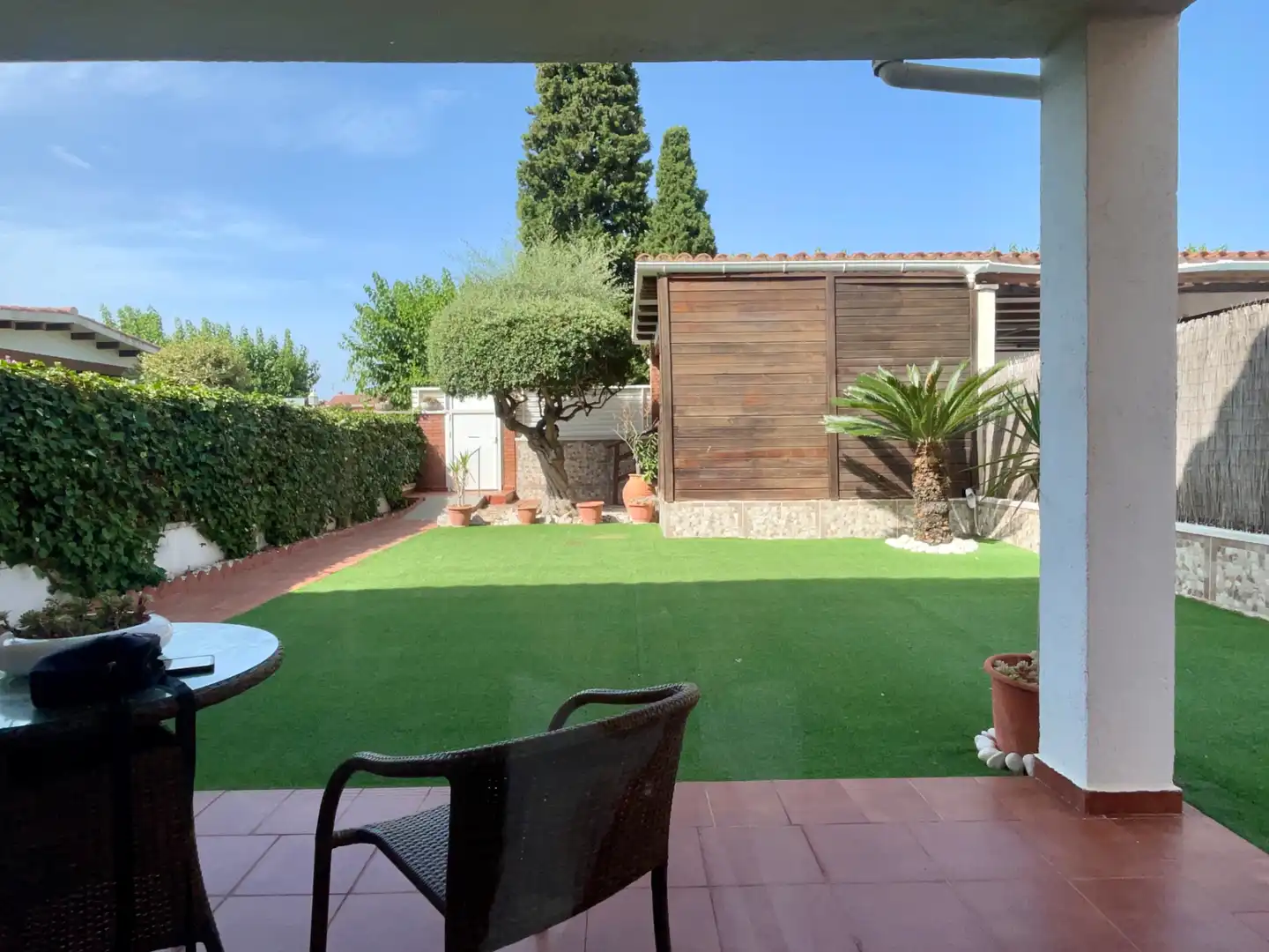 Terrasse von Einfamilien-Reihenhaus zum Verkauf in Sant Vicenç de Montalt mit Klimaanlage, Heizung und Privatgarten