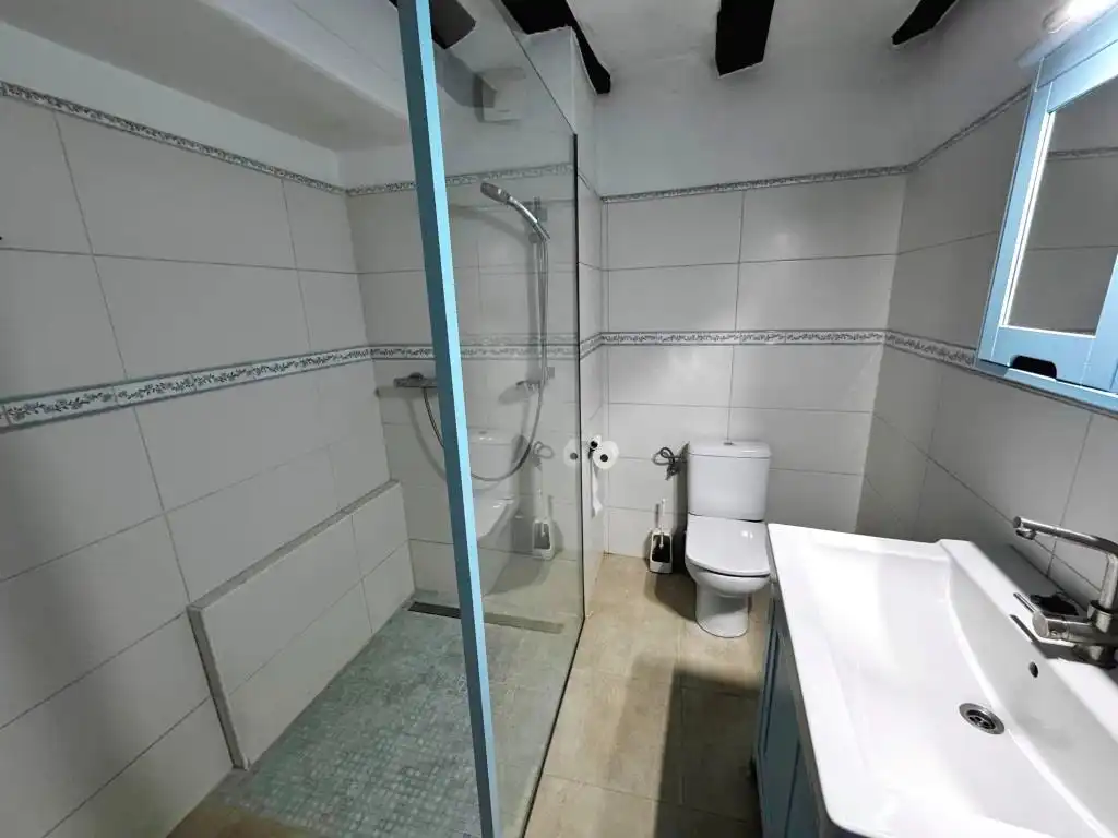 Casa adosada en venta en Calle de los Serranos de Aparicio, 11, Cretas