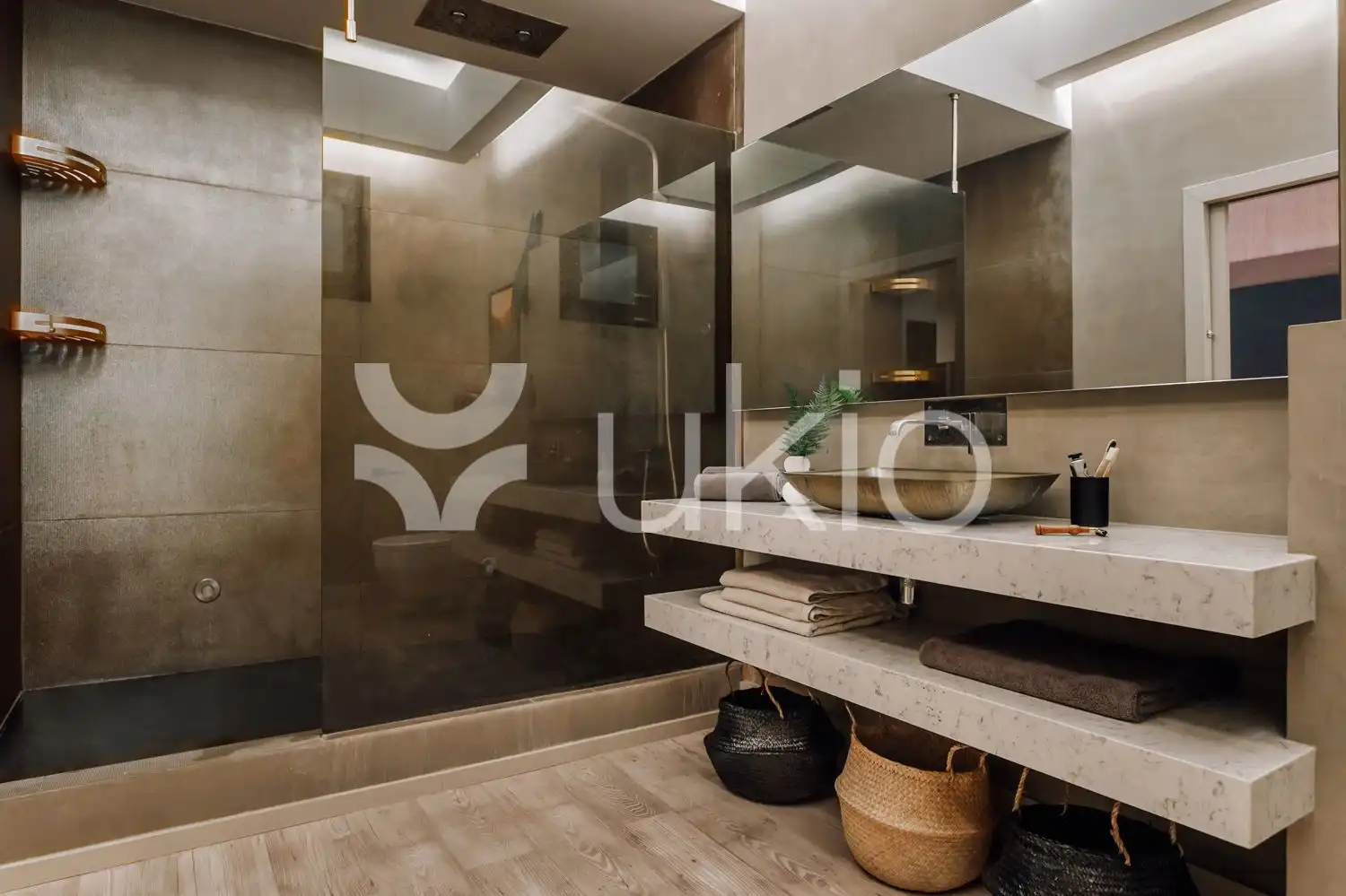 Badezimmer von Wohnungen zur Miete in Barcelona mit Klimaanlage, Heizung und Terrasse