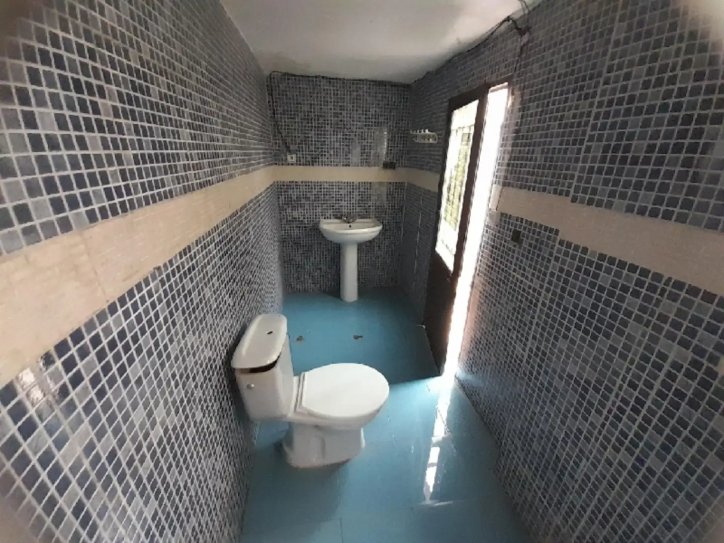 Bathroom of Houses for sale in Linares