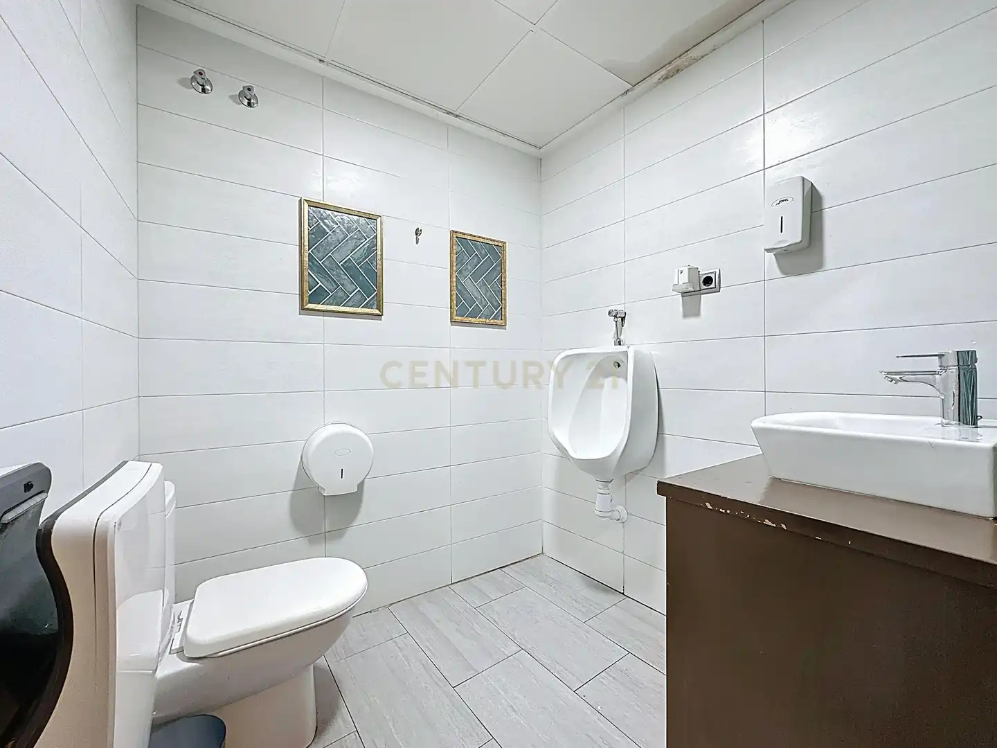 Bathroom of Commercial properties for sale in Torrevieja  with Air Conditioner