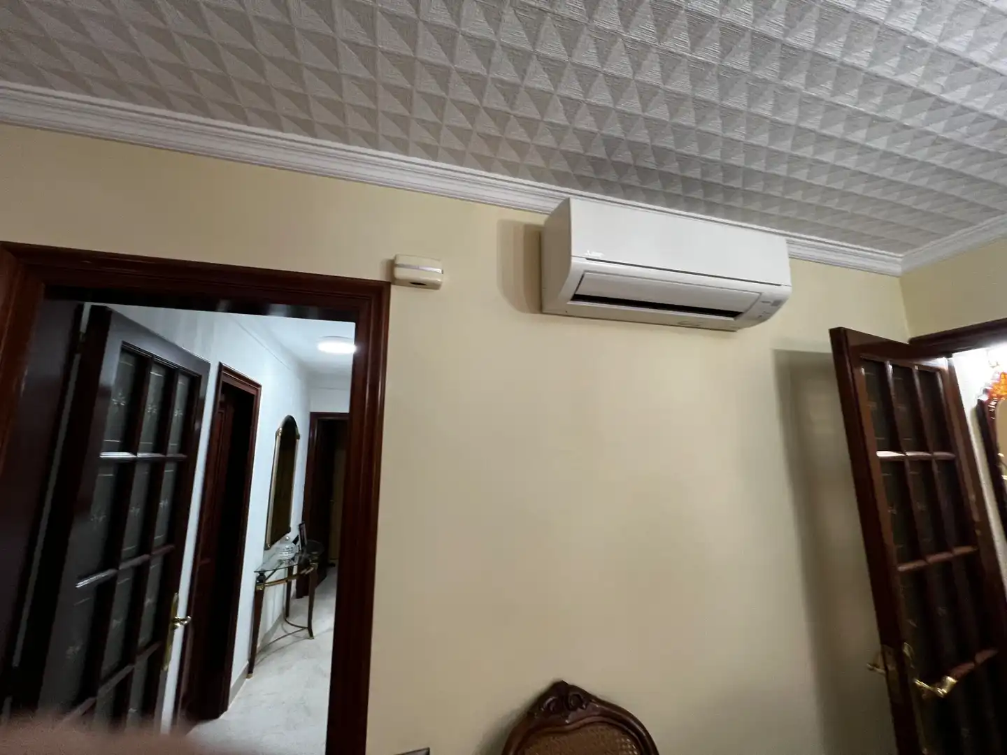 Schlafzimmer von Erdgeschoss zum Verkauf in Canet de Mar mit Klimaanlage, Heizung und Ofen