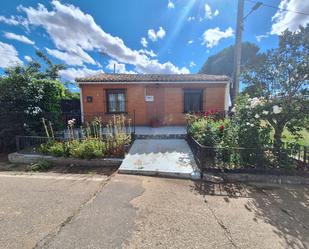 Exterior view of House or chalet for sale in Poza de la Vega  with Heating, Private garden and Parquet flooring