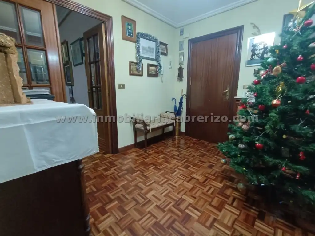 Vista exterior de Piso en venta en  Logroño con Aire acondicionado, Calefacción y Parquet