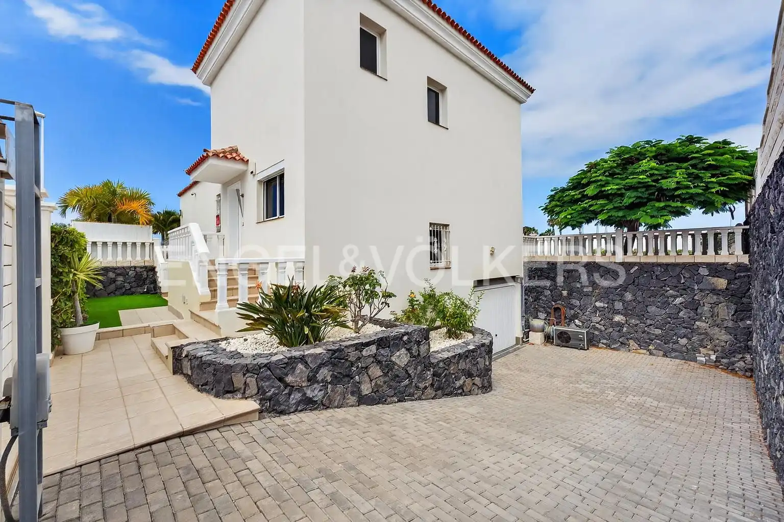 Exterior view of Houses for sale in Adeje  with Air Conditioner, Terrace and Swimming Pool