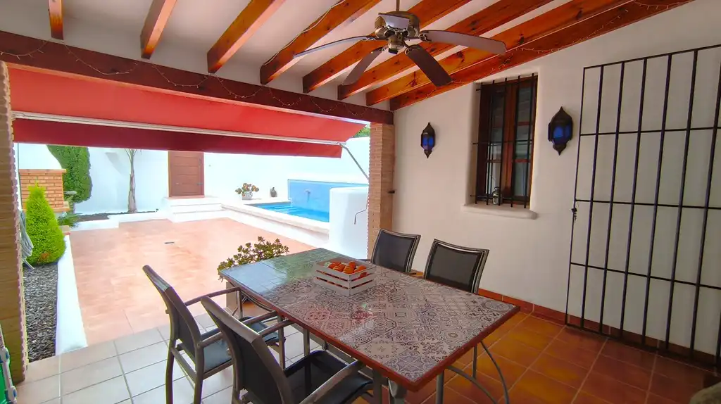 Terraza de Casa adosada en venta en Dénia con Aire acondicionado, Calefacción y Jardín privado