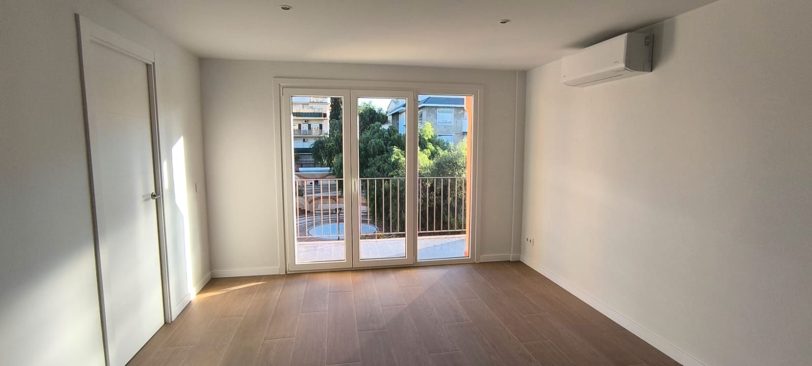 Bedroom of Flat to rent in Sant Joan Despí  with Air Conditioner, Heating and Terrace