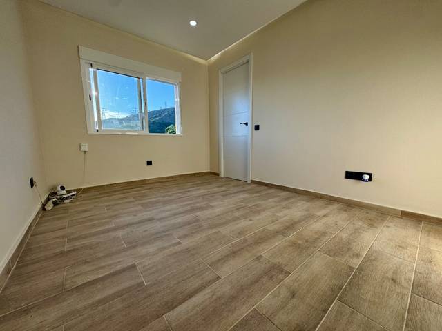 Piso en Venta en Carrer d'Alcàntara en Les Roquetes