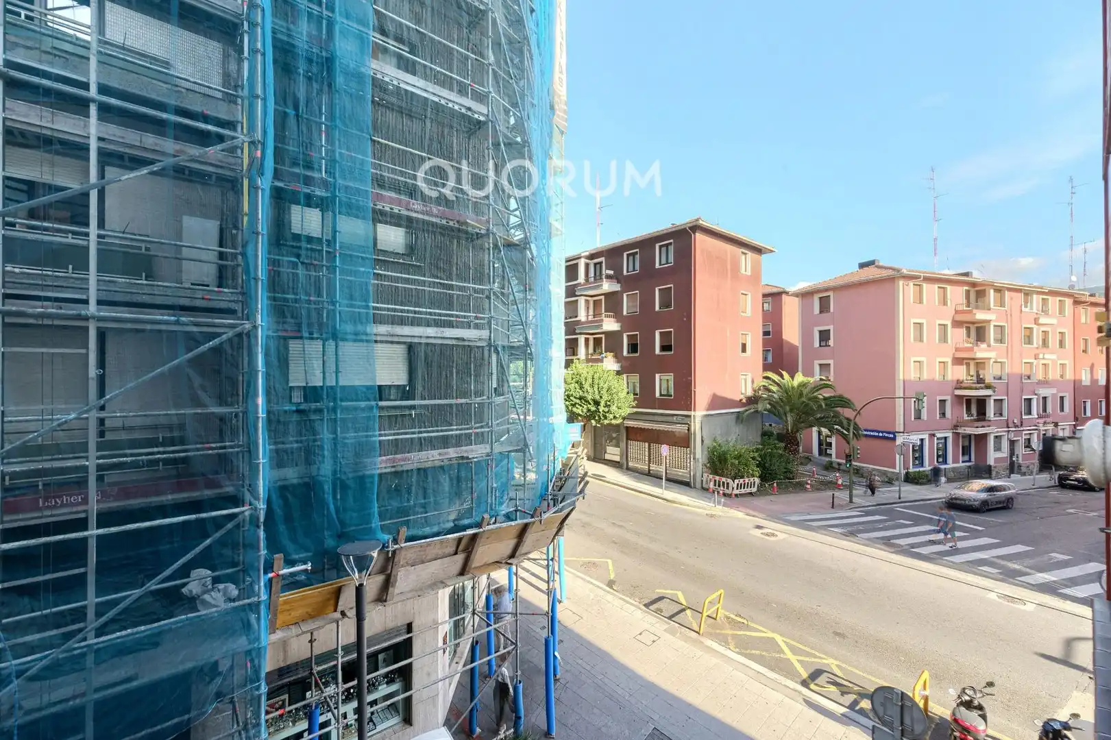 Außenansicht von Wohnung zum Verkauf in Basauri  mit Heizung und Balkon
