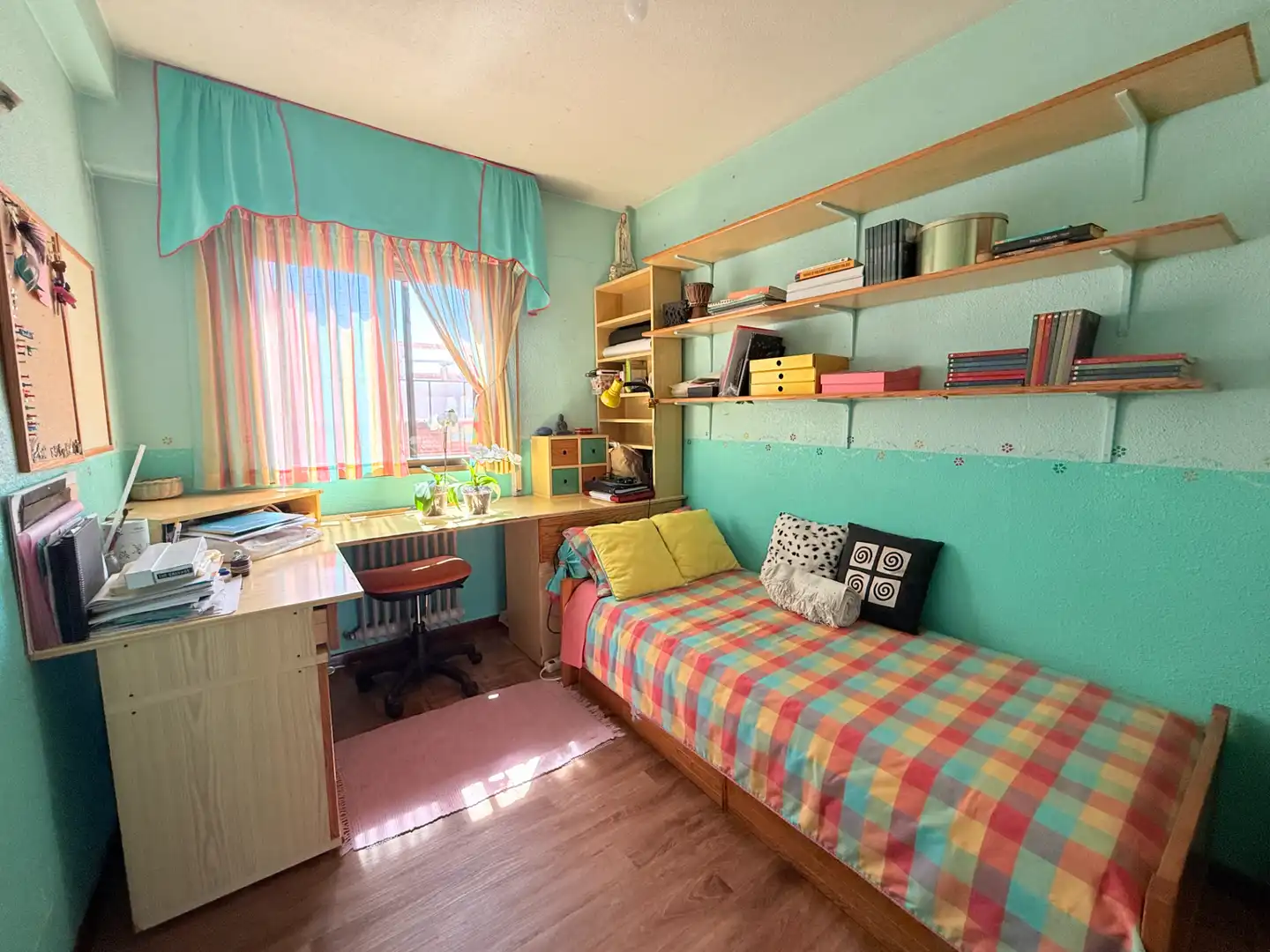 Habitación de Casa adosada en venta en San Sebastián de los Reyes con Aire acondicionado, Calefacción y Jardín privado