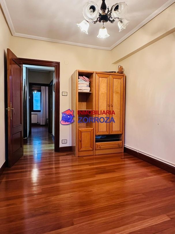 Dormitori de Pis en venda en Bilbao  amb Calefacció