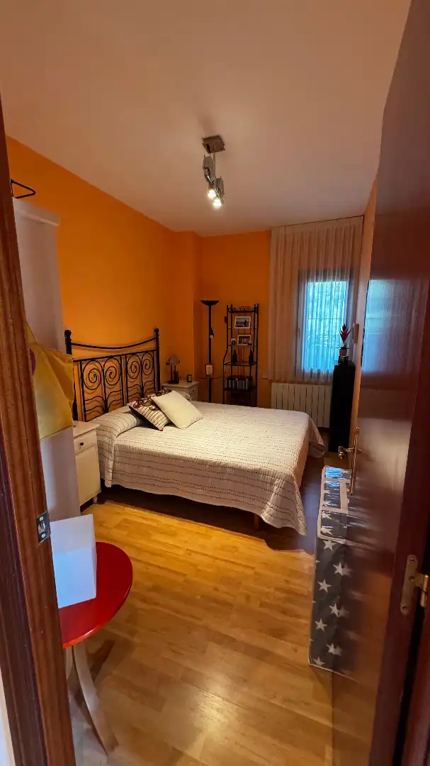 Schlafzimmer von Wohnung zum Verkauf in Roda de Berà mit Klimaanlage, Heizung und Parkett