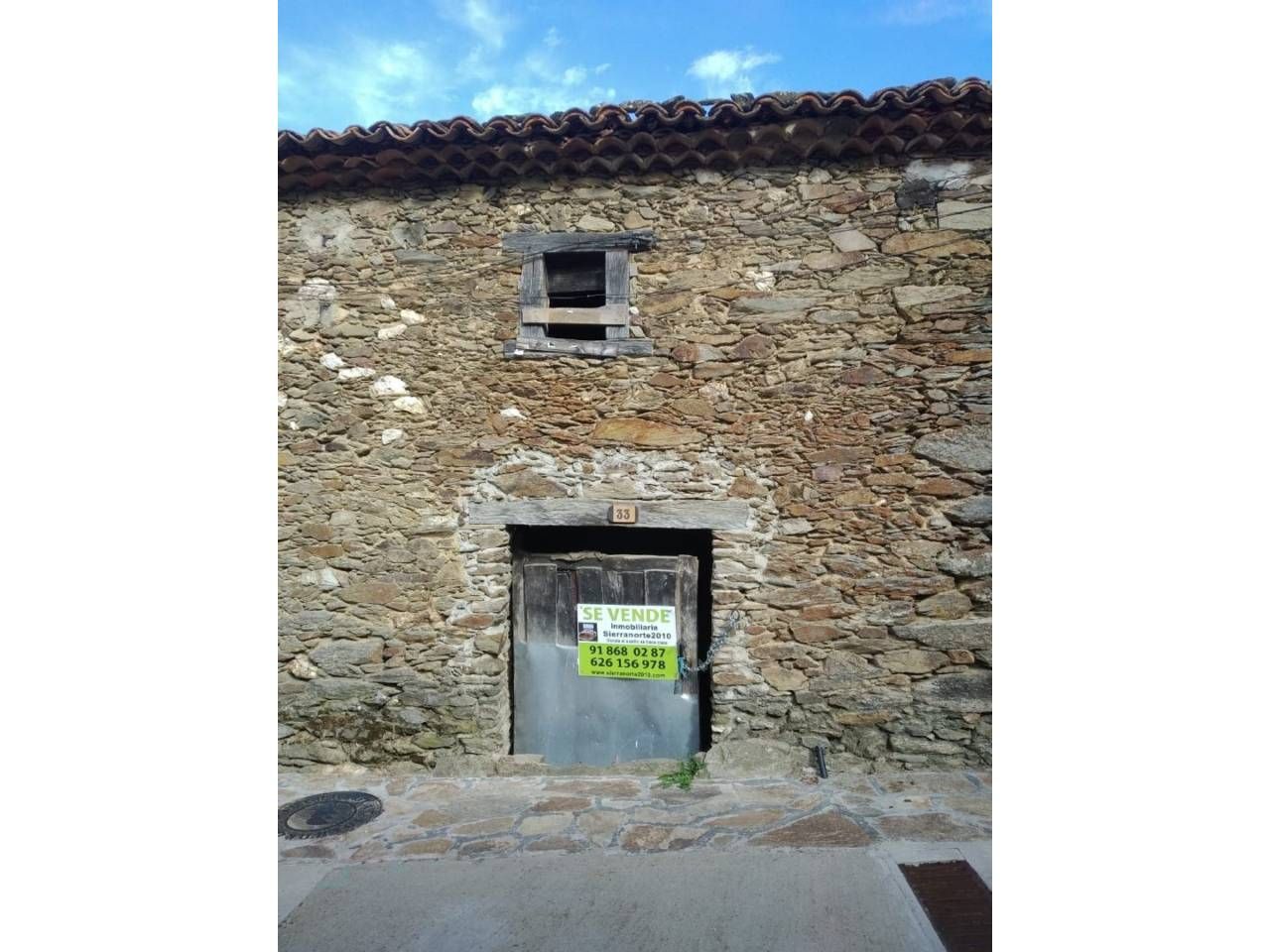 Exterior view of House or chalet for sale in La Hiruela