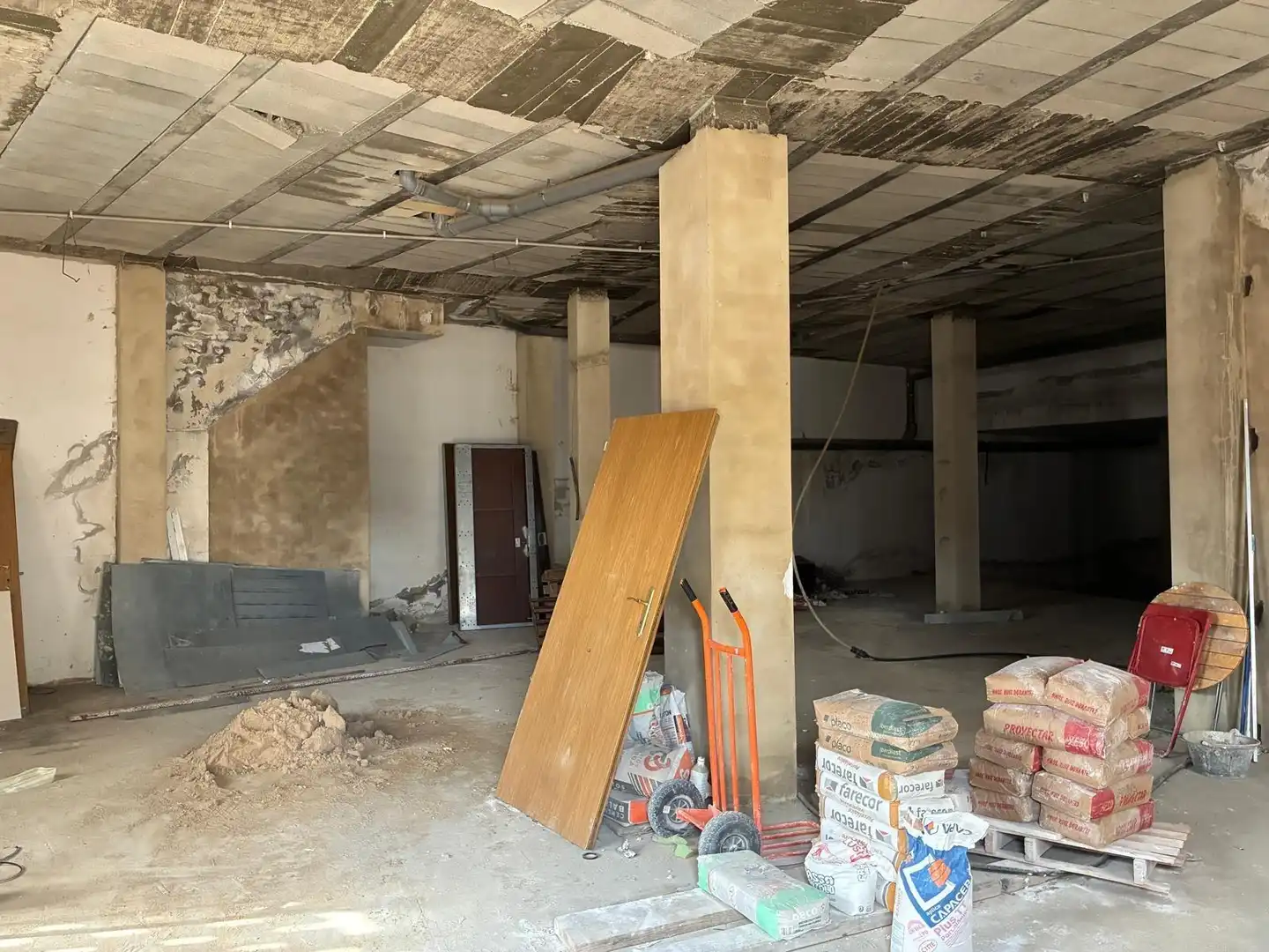 Local comercial en venda a Beas, imagen 6