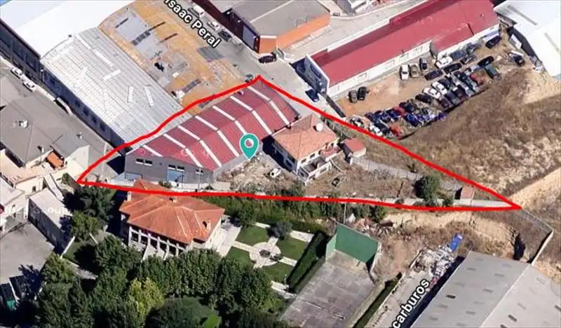 Industrial building for sale in Villares de la Reina