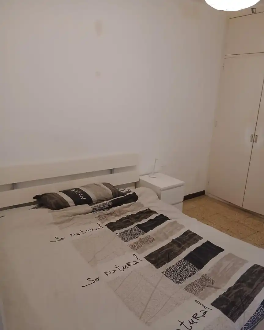 Habitación de Apartamento para compartir en L'Hospitalet de Llobregat con Calefacción, Amueblado y Horno