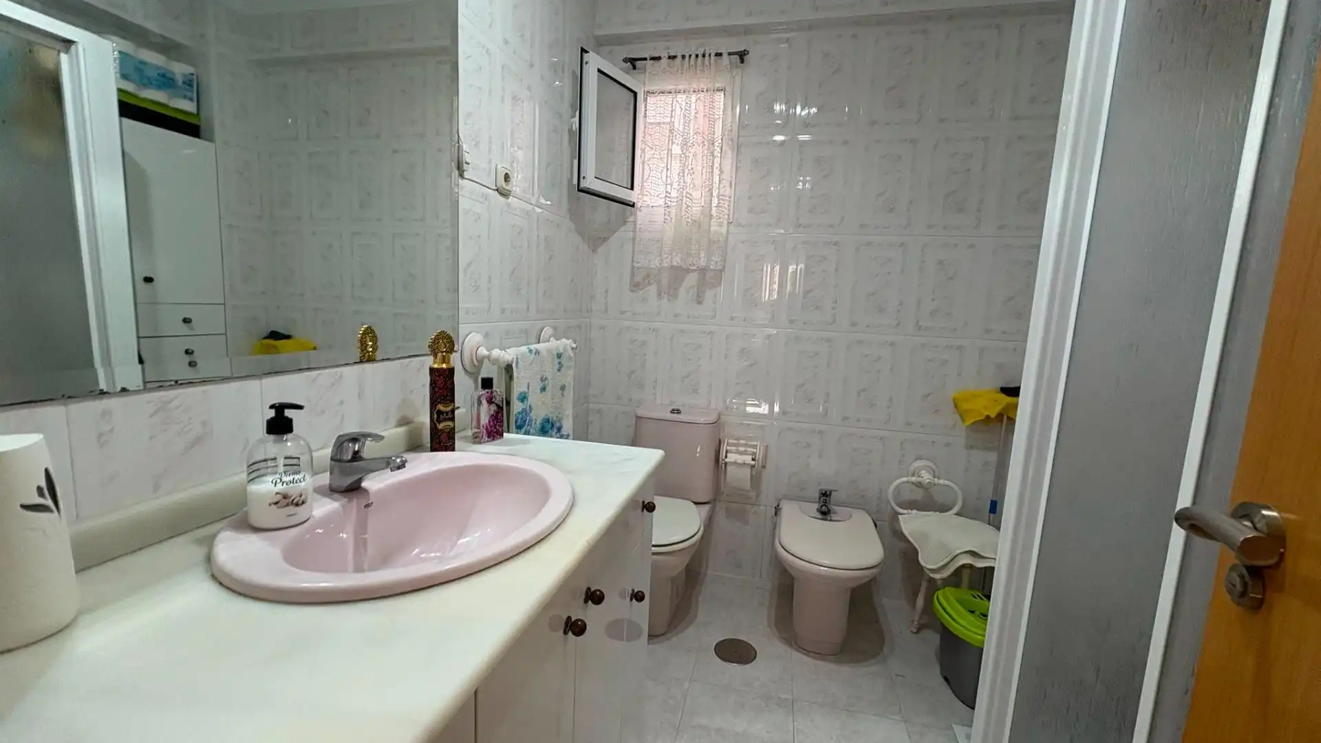 Baño de Piso en venta en Málaga con Aire acondicionado, Terraza y Amueblado