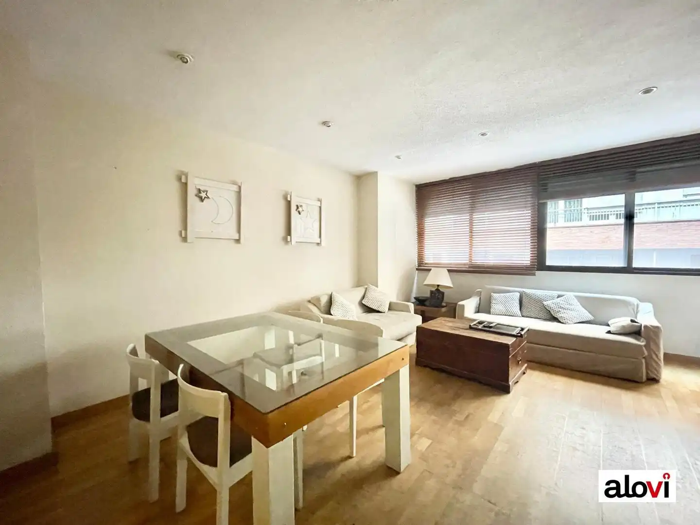 Sala de estar de Piso para compartir en Granada con Calefacción y Amueblado