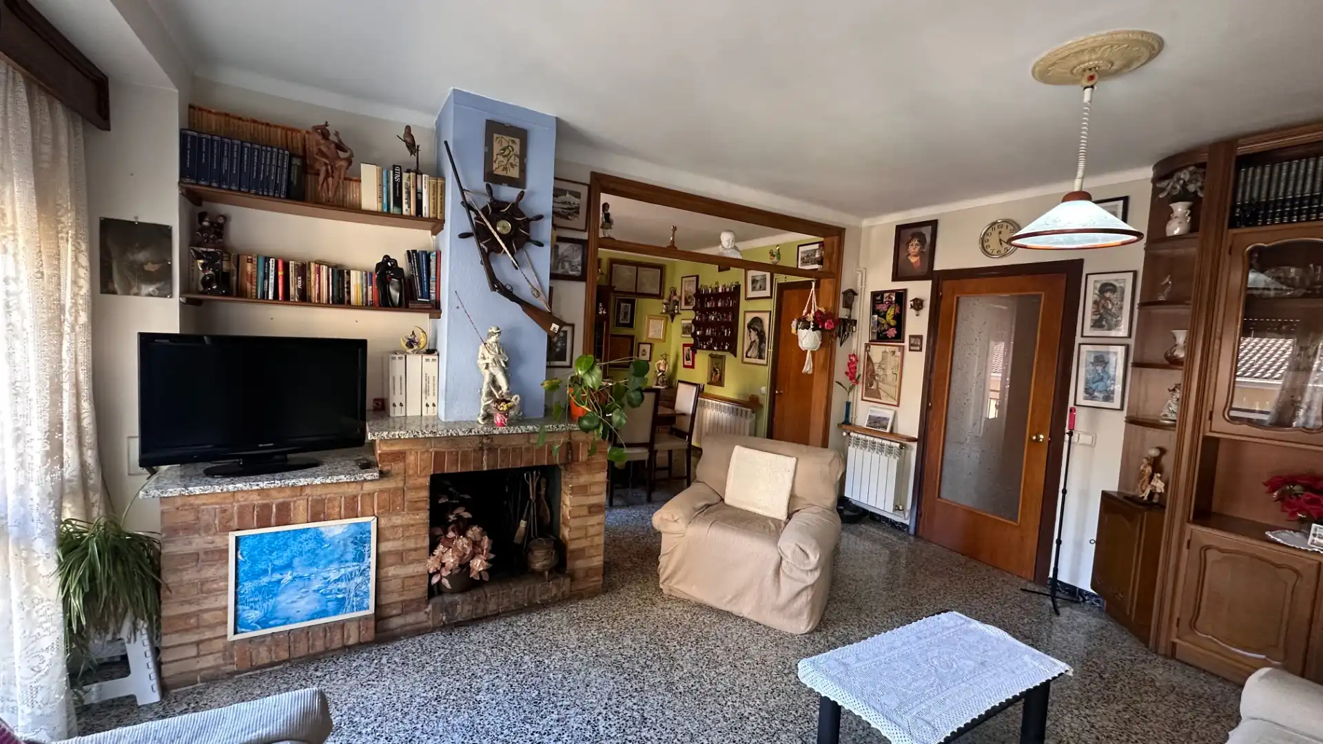 Living room of Flat for sale in Olot  with Heating, Terrace and Storage room