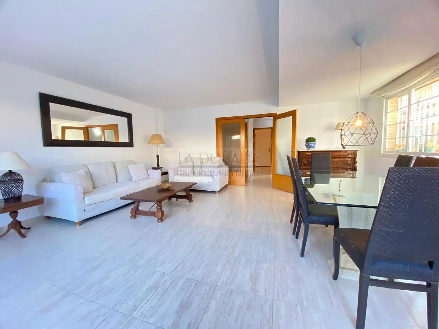 Sala de estar de Casa adosada en venta en Cambrils con Aire acondicionado, Calefacción y Jardín privado