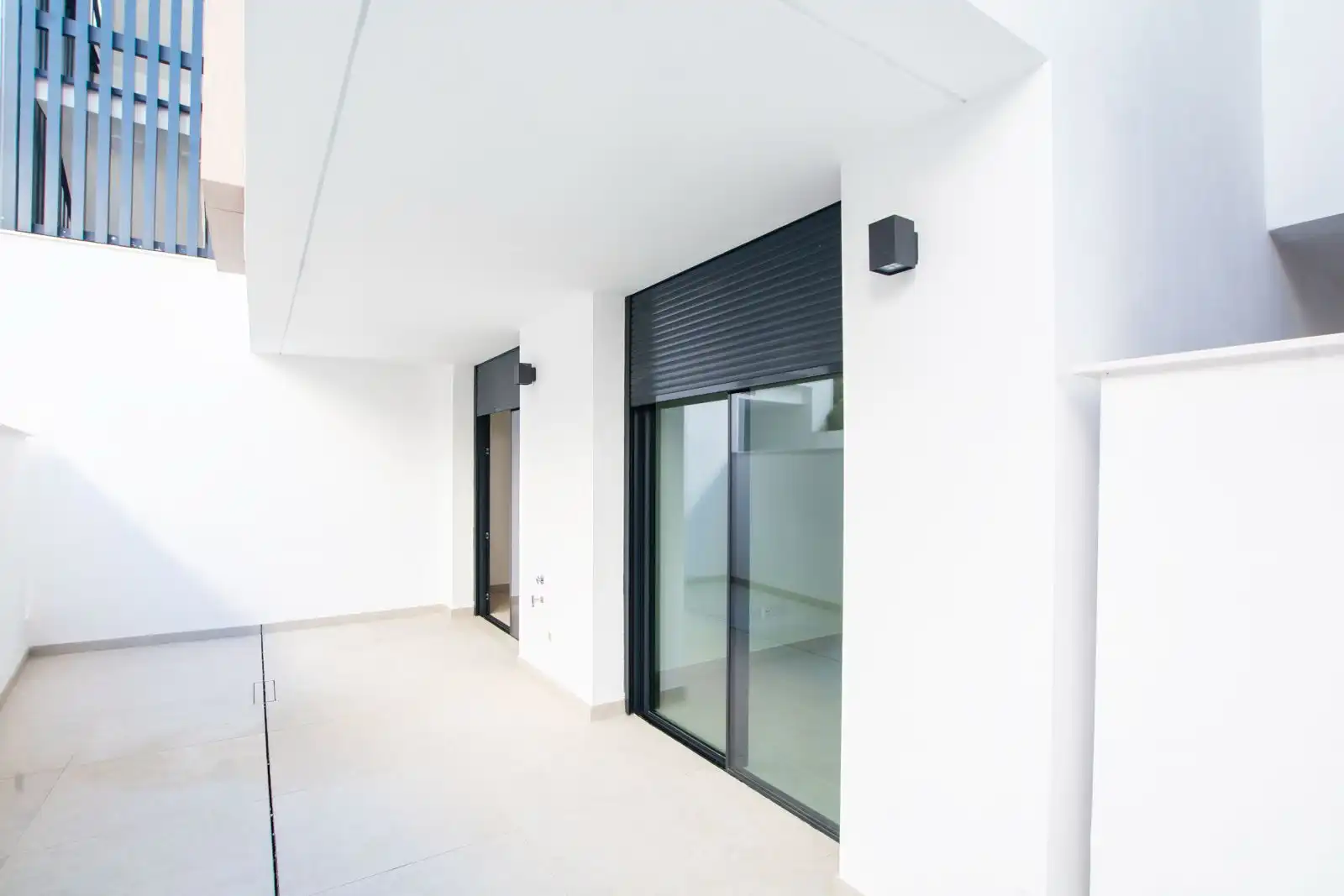 Vista exterior de Planta baixa en venda en Marbella amb Aire condicionat, Calefacció i Jardí privat