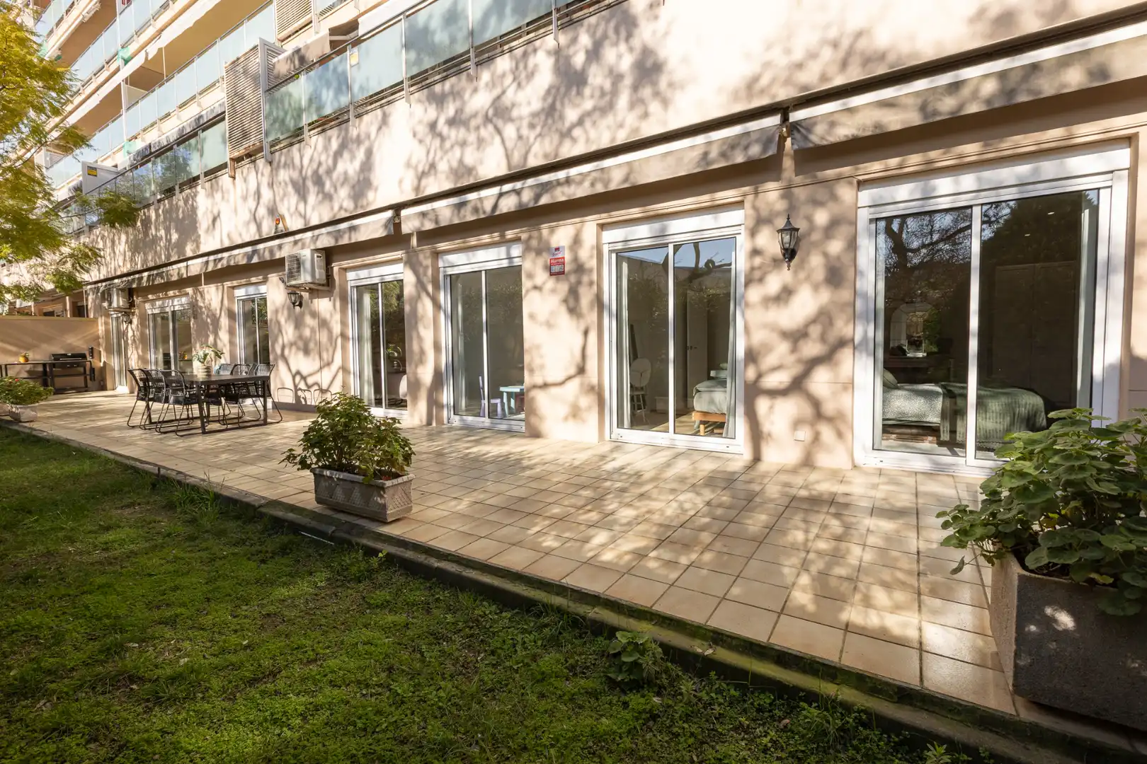 Terrasse von Wohnung zum Verkauf in Badalona mit Klimaanlage, Heizung und Privatgarten