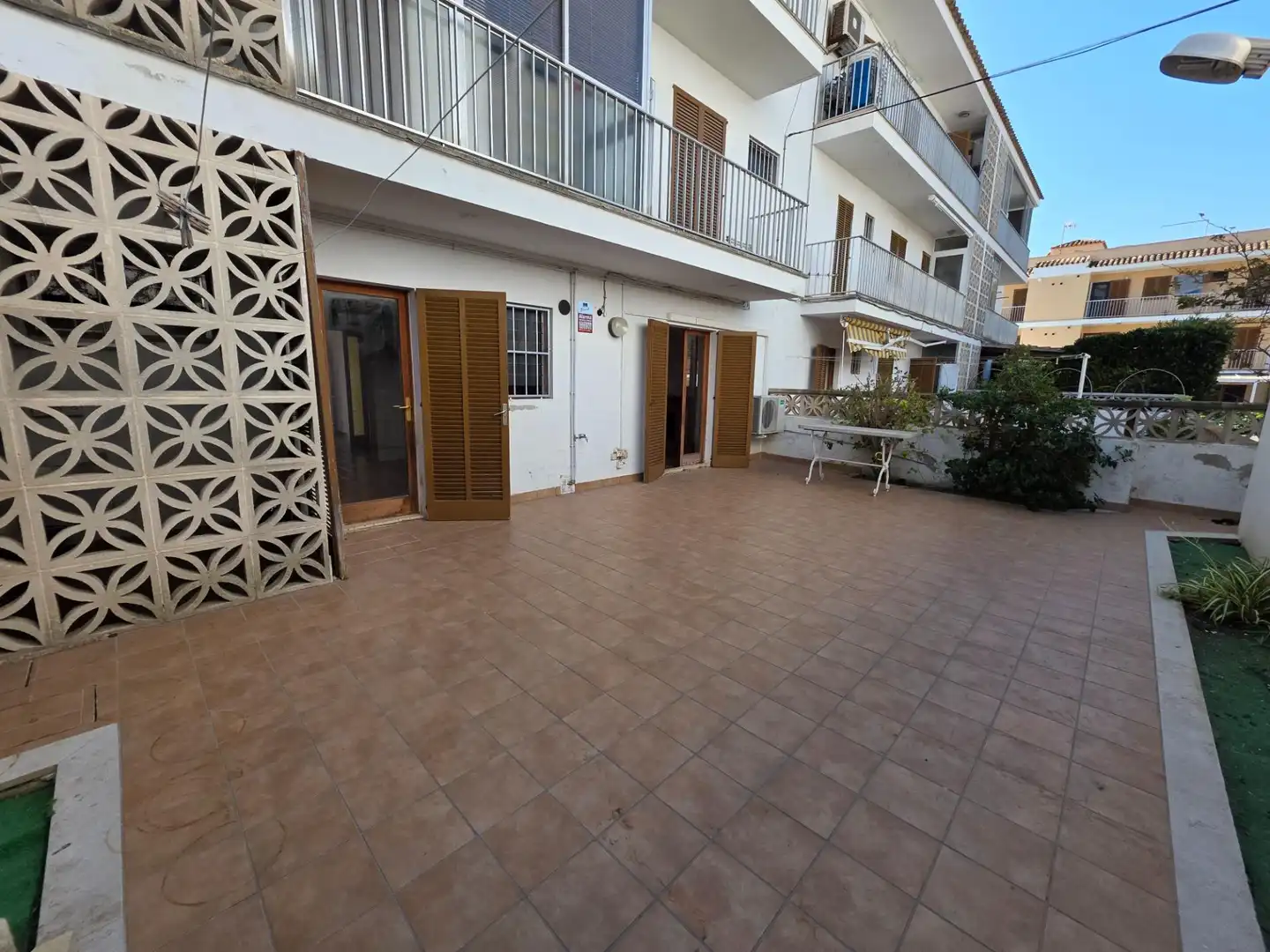 Terrasse von Erdgeschoss zum Verkauf in Alcúdia mit Klimaanlage, Privatgarten und Terrasse