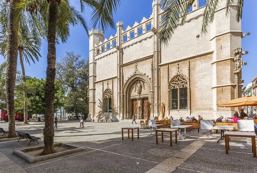 Exterior view of Apartments for rent in  Palma de Mallorca  with Air Conditioner, Heating and Parquet flooring