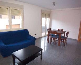 Sala d'estar de Apartament de lloguer en  Teruel Capital amb Calefacció, Moblat i Forn