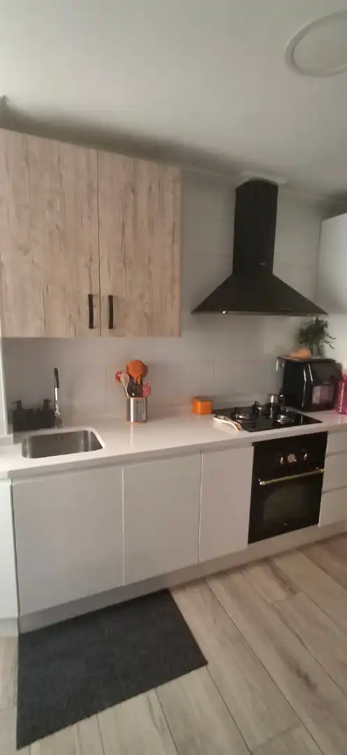 Cuina de Pis en venda en Dos Hermanas amb Aire condicionat i Terrassa