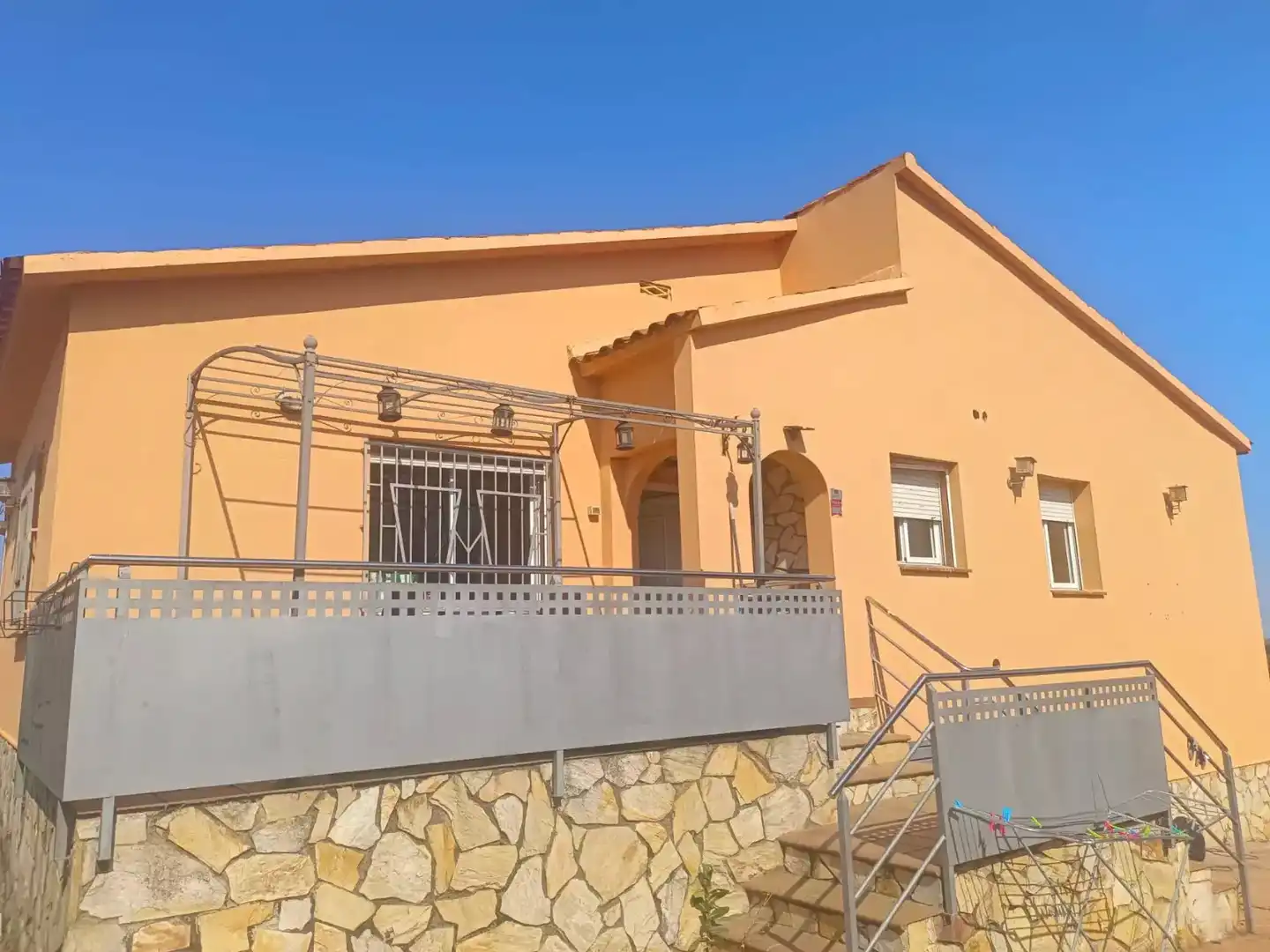 Chalet con piscina en venta en Fogars de la Selva, imagen 3