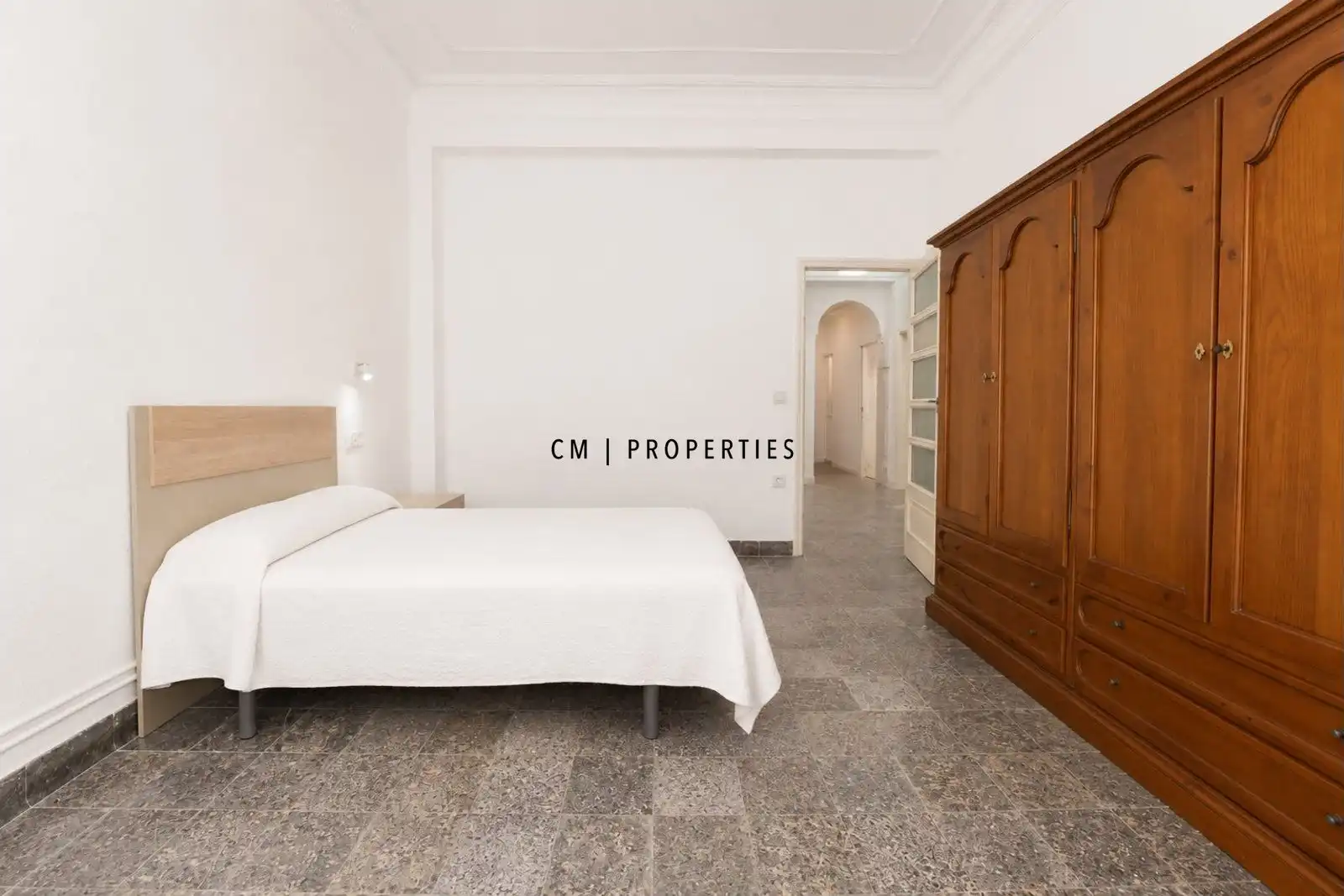 Schlafzimmer von Wohnung zur Miete in Valencia mit Klimaanlage, Heizung und Terrasse