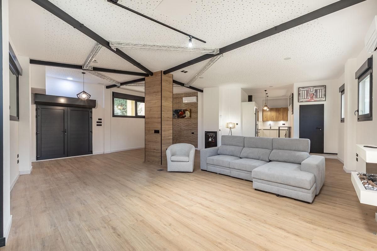 Living room of Flat to rent in  Granada Capital  with Air Conditioner, Heating and Parquet flooring