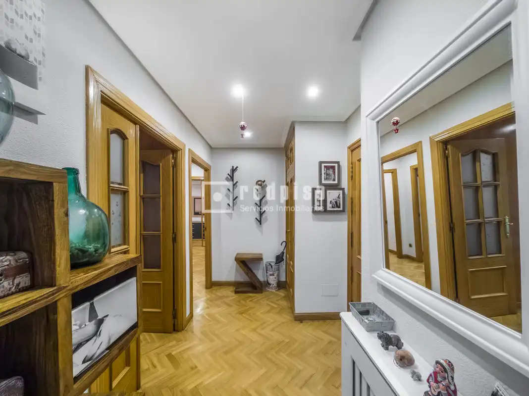 Flat for sale in Alcorcón  with Private garden and Swimming Pool