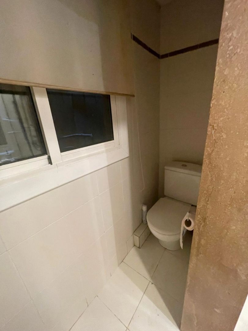 Bathroom of Flat for sale in  Barcelona Capital  with Heating and Furnished