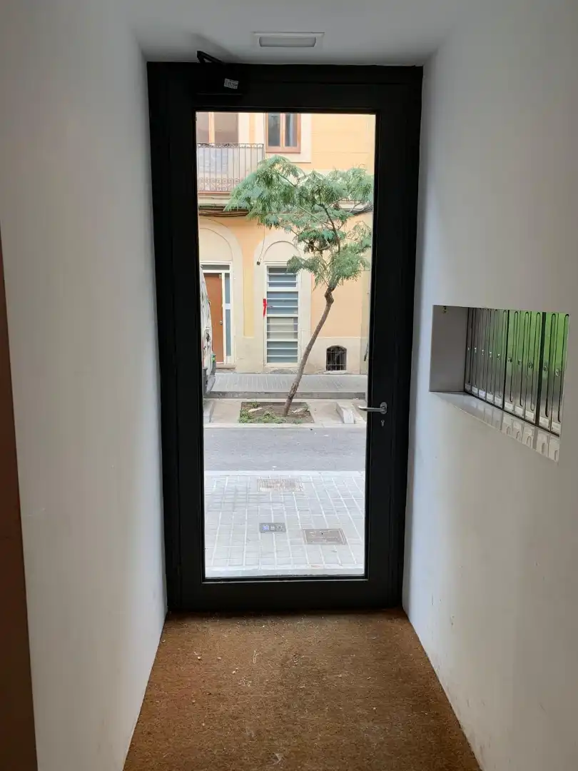 Garage zum Verkauf in Barcelona mit Alarm