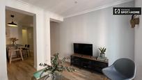 Living room of Flat to rent in  Madrid Capital  with Air Conditioner, Heating and Furnished
