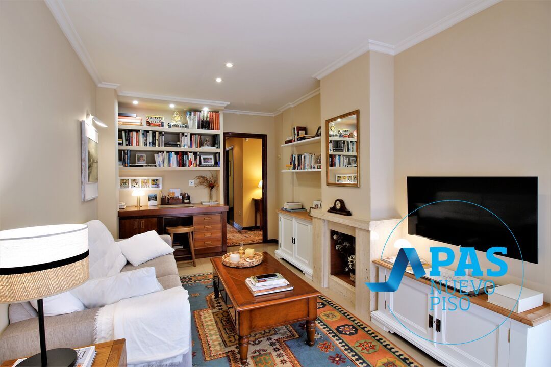 Living room of Flat for sale in Santander  with Heating, Terrace and Storage room