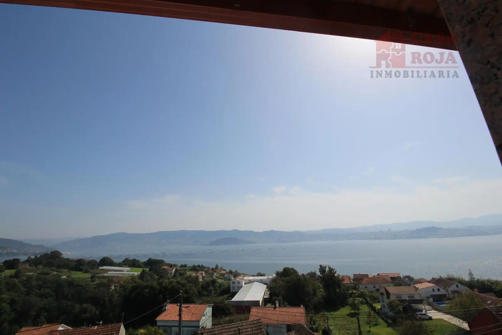 Vista exterior de Casa o xalet en venda en Moaña amb Calefacció, Terrassa i Traster