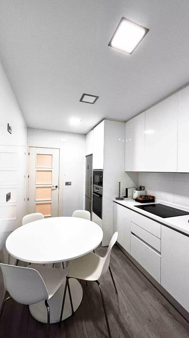 Kitchen of Flat for rent in Vitoria - Gasteiz  with Air Conditioner, Furnished and TV