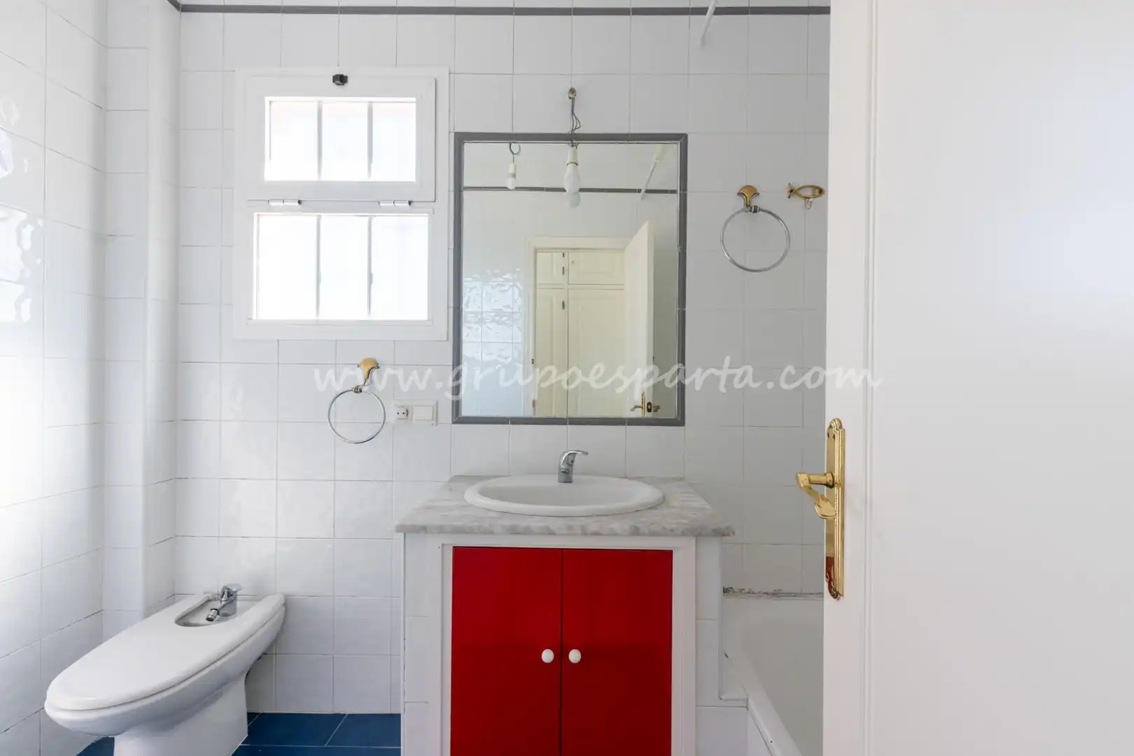 Bathroom of Detached homes for sale in Espartinas  with Air Conditioner, Heating and Oven
