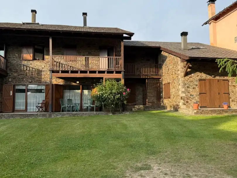 Terraced house with garden for sale in Carrer d'Osseja 2, imagen 4