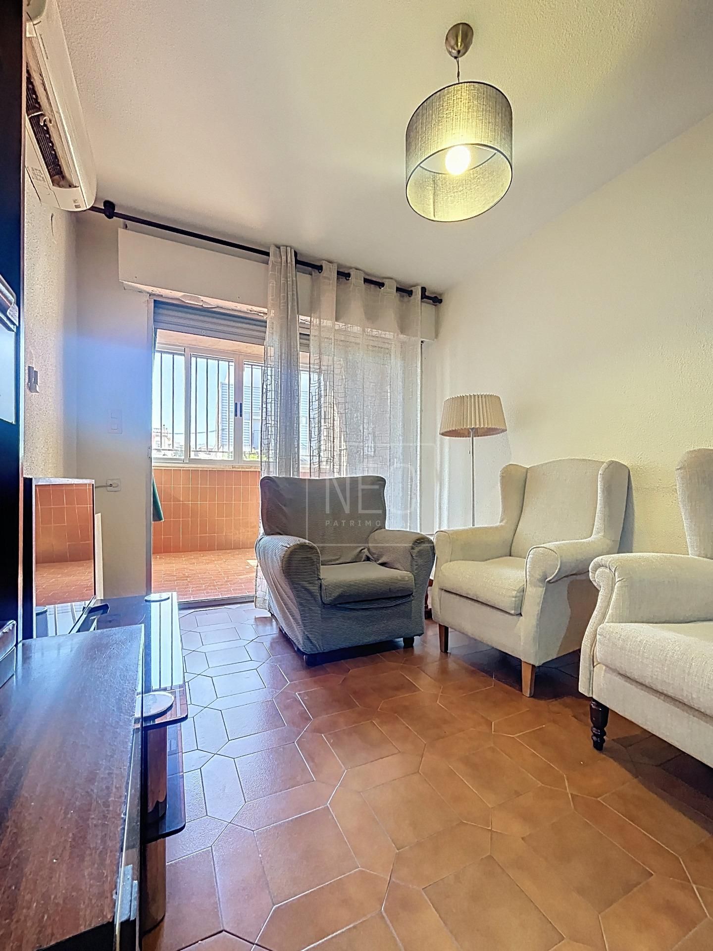 Sala d'estar de Pis en venda en  Granada Capital amb Calefacció