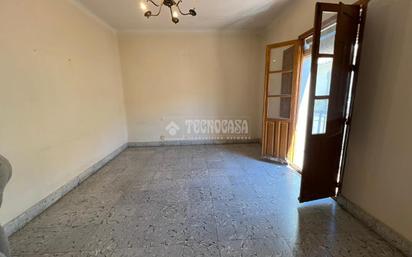 Sala d'estar de Casa adosada en venda en Linares