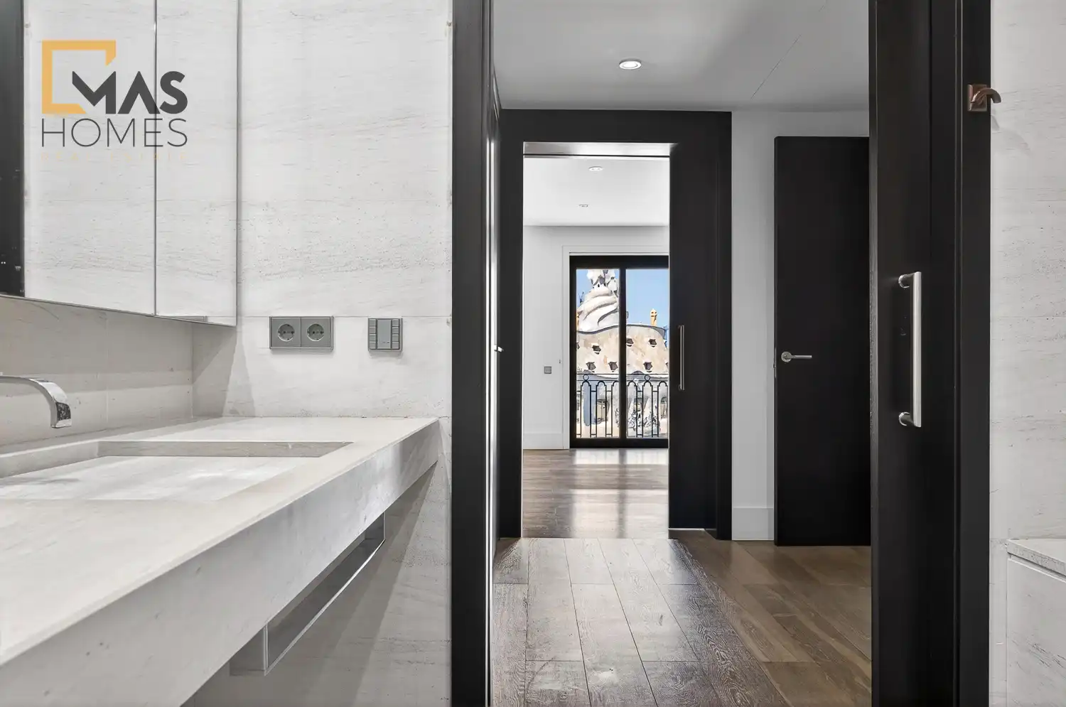 Bathroom of Flat for sale in Barcelona  with Air Conditioner, Heating and Oven