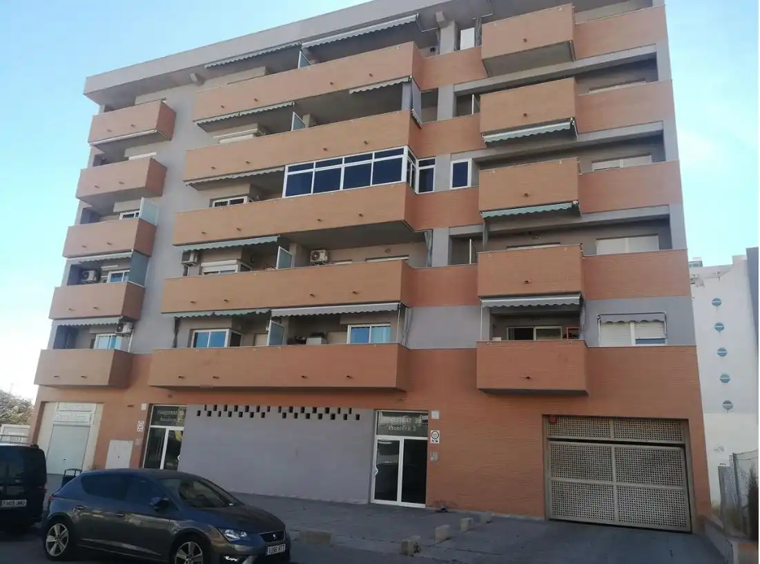Vista exterior de Garatge en venda en Villajoyosa / La Vila Joiosa