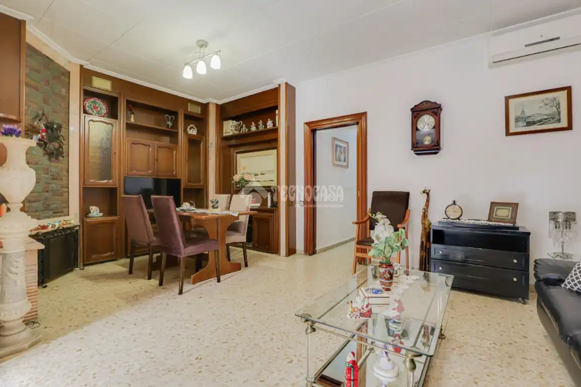 Wohnzimmer von Einfamilien-Reihenhaus zum Verkauf in Montcada i Reixac mit Heizung, Terrasse und Balkon