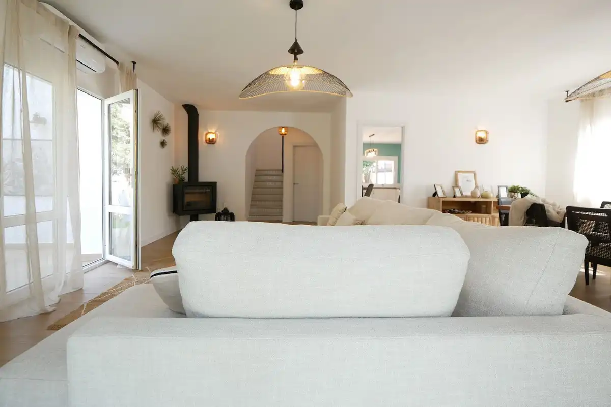 Sala d'estar de Casa o xalet en venda en Marbella amb Aire condicionat, Jardí privat i Terrassa