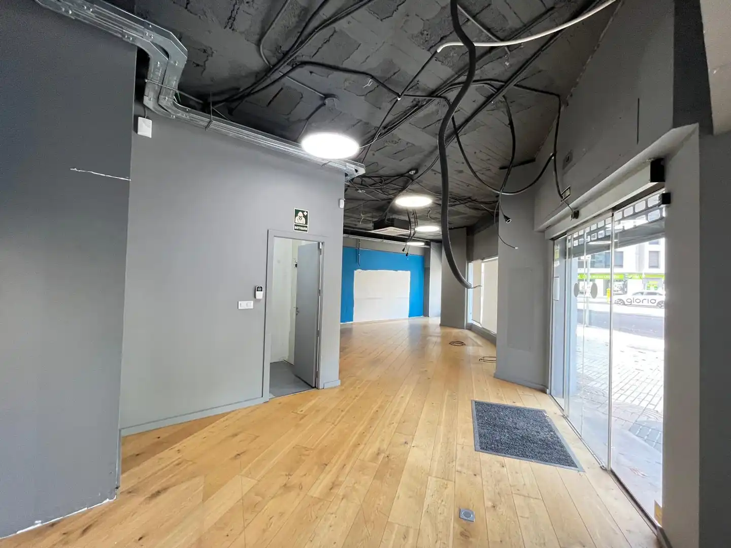 Commercial properties for rent in Cartagena  with Air Conditioner and Parquet flooring